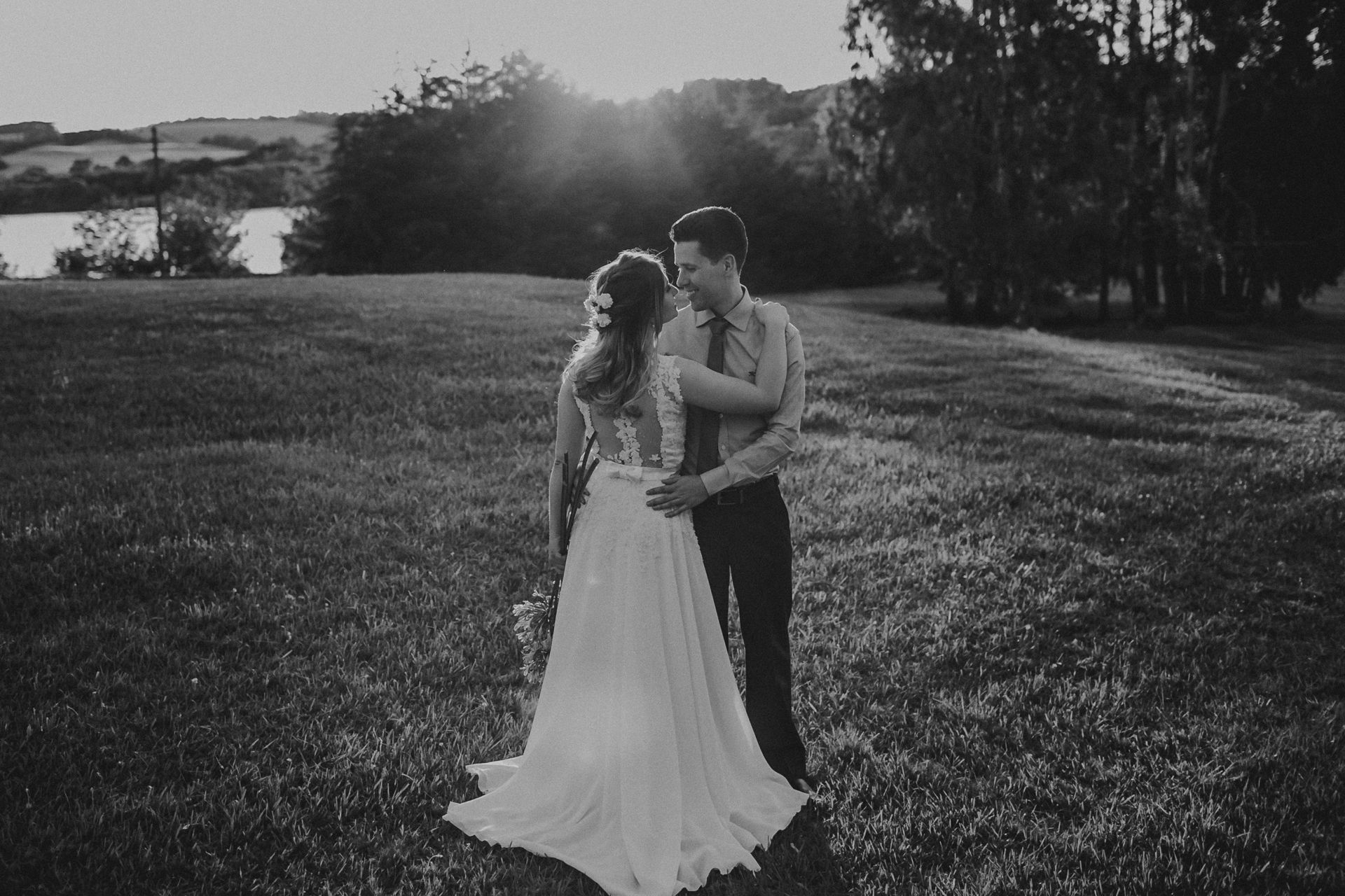 Foto Um ensaio fantástico, a beira de um lago. - Fabiane e Rafael - Imagem 17