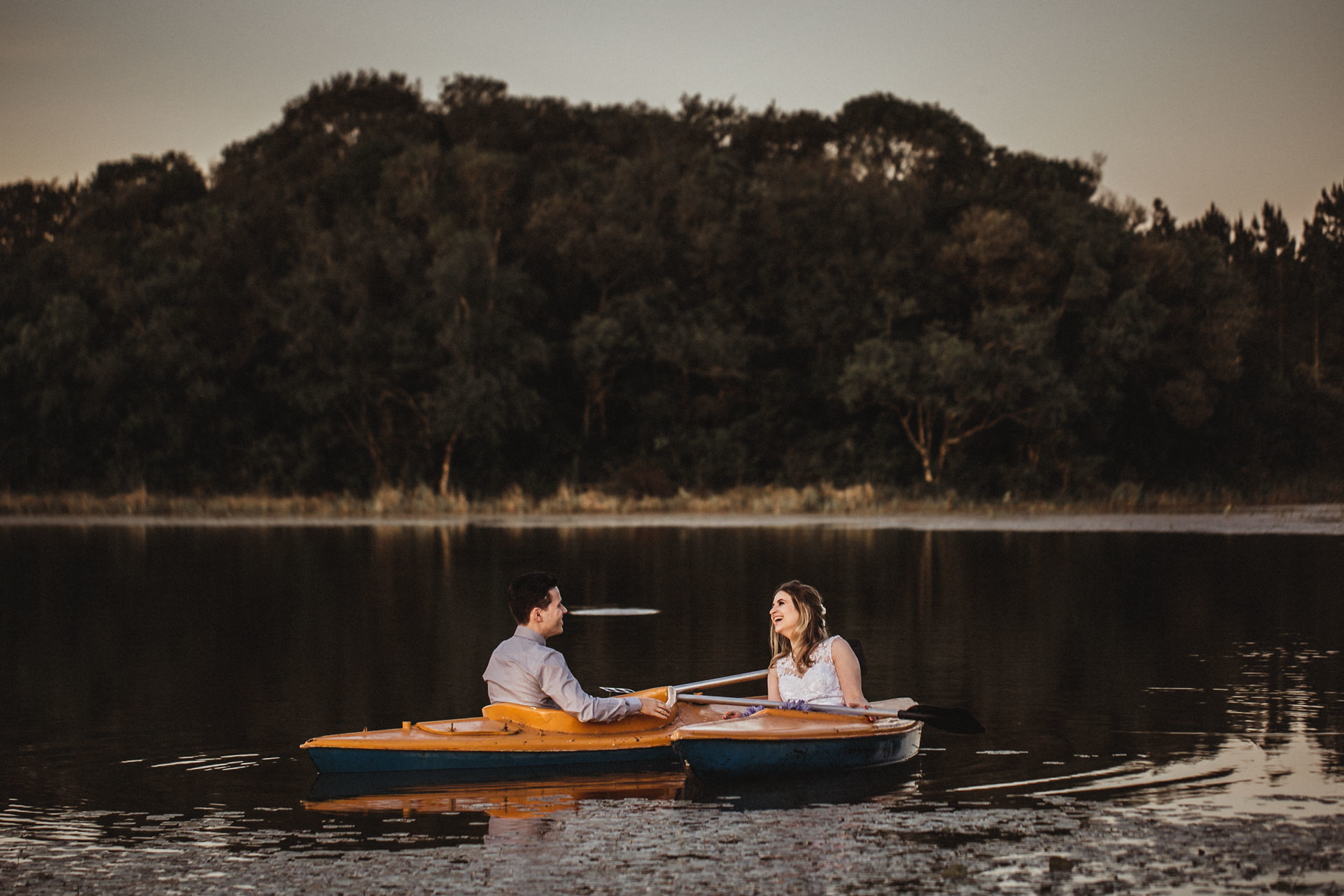 Foto Um ensaio fantástico, a beira de um lago. - Fabiane e Rafael - Imagem 24