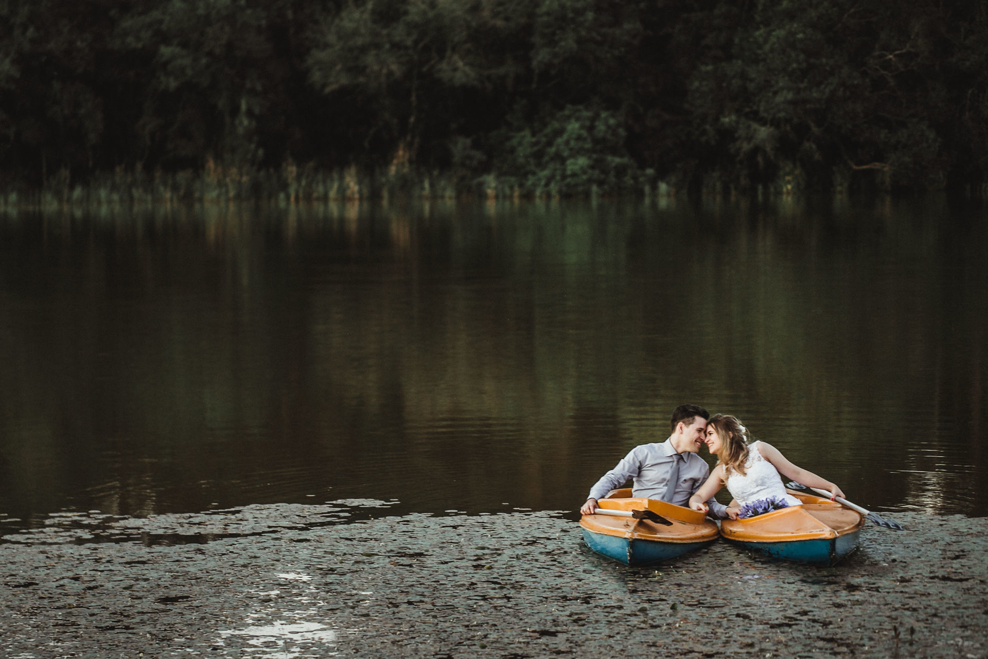 Foto Um ensaio fantástico, a beira de um lago. - Fabiane e Rafael - Imagem 26