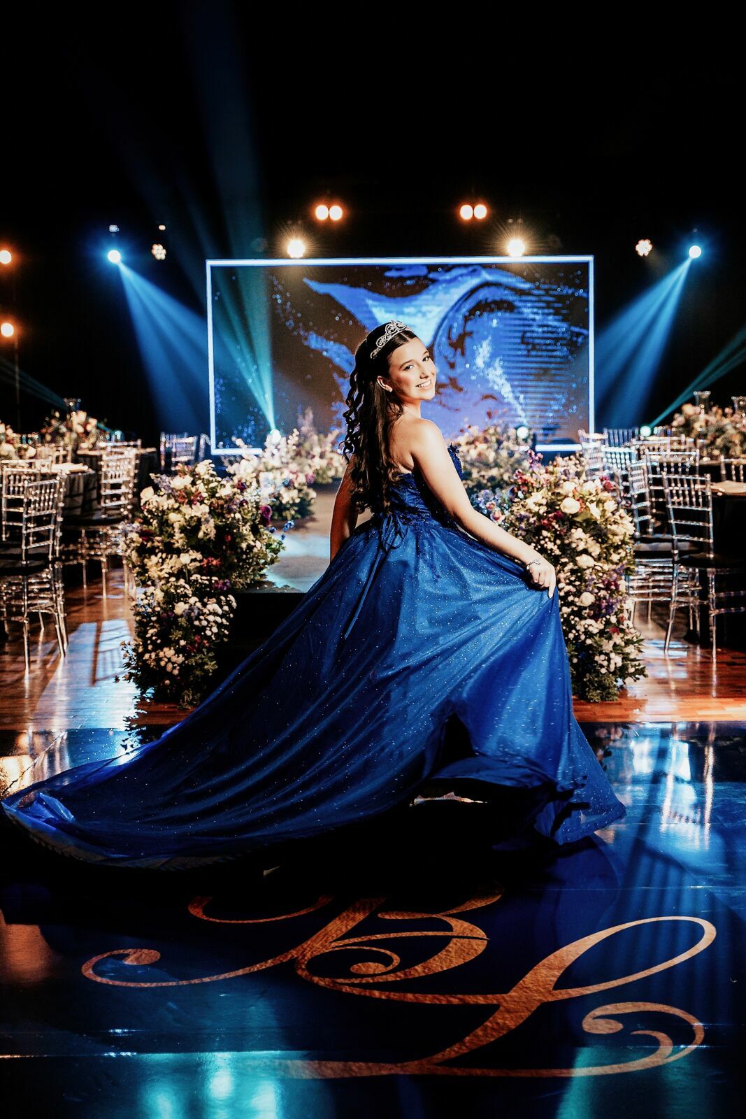 Foto Bibiana no país das maravilhas - 15 Anos - Imagem 24