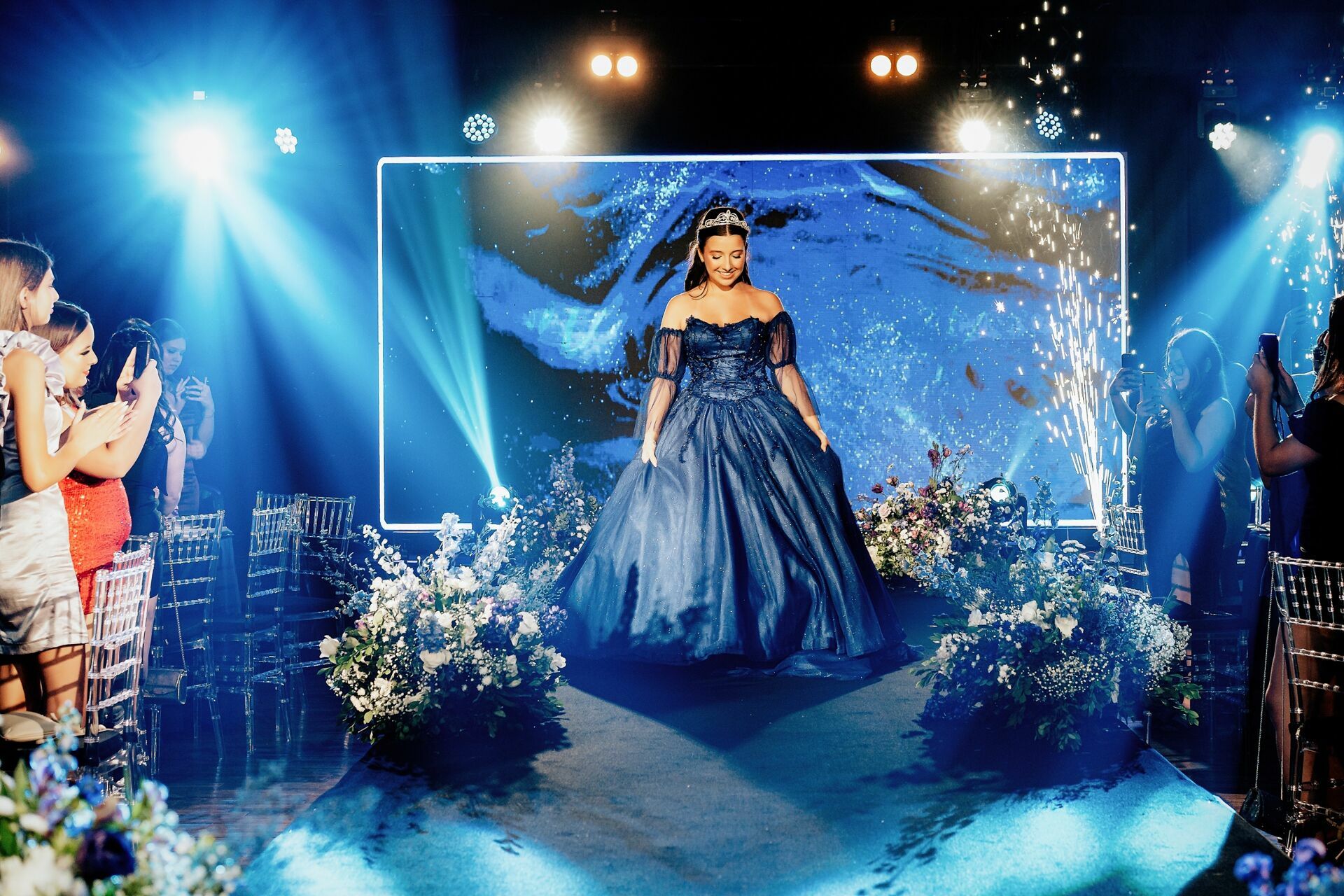 Foto Bibiana no país das maravilhas - 15 Anos - Imagem 33