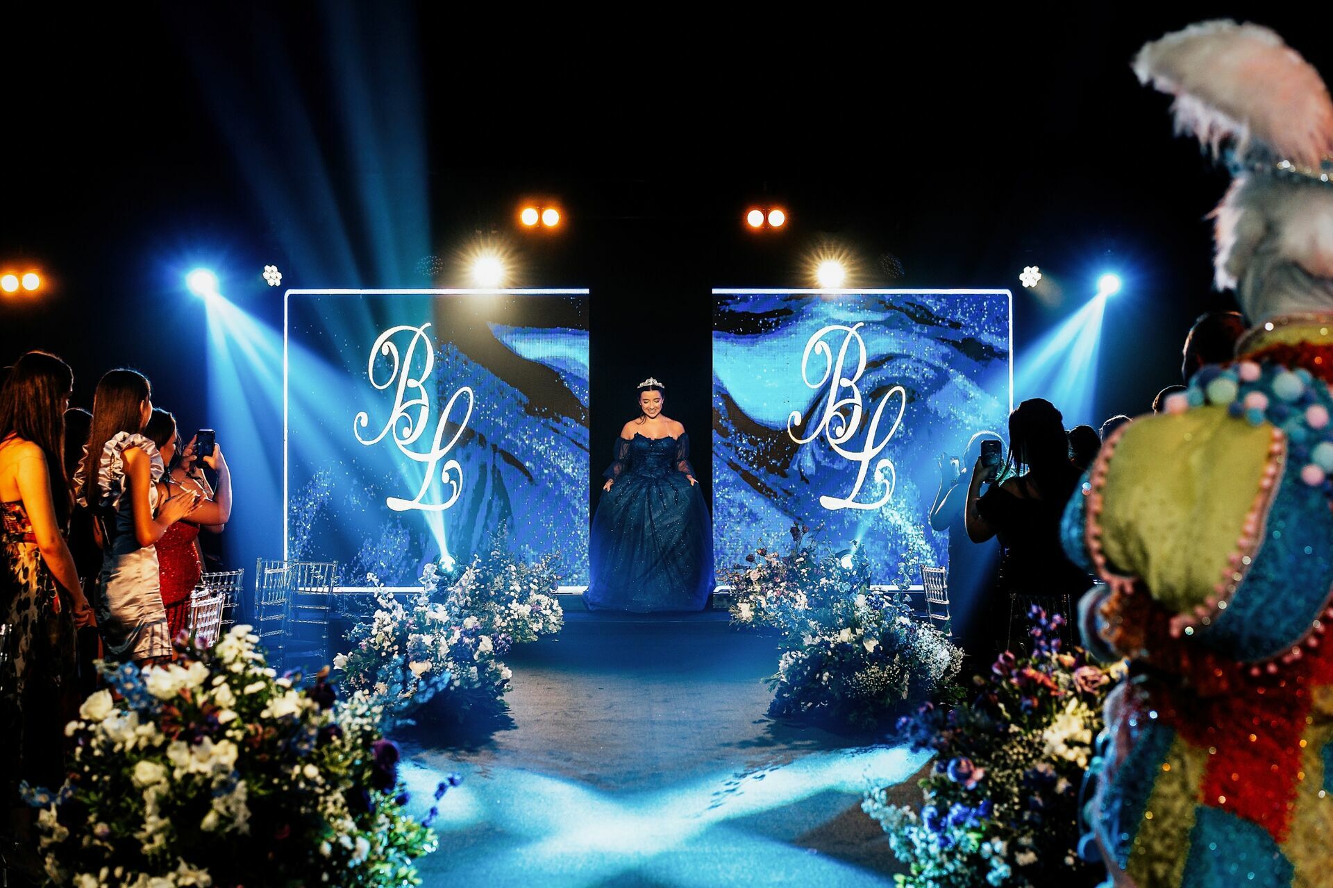 Foto Bibiana no país das maravilhas - 15 Anos - Imagem 32