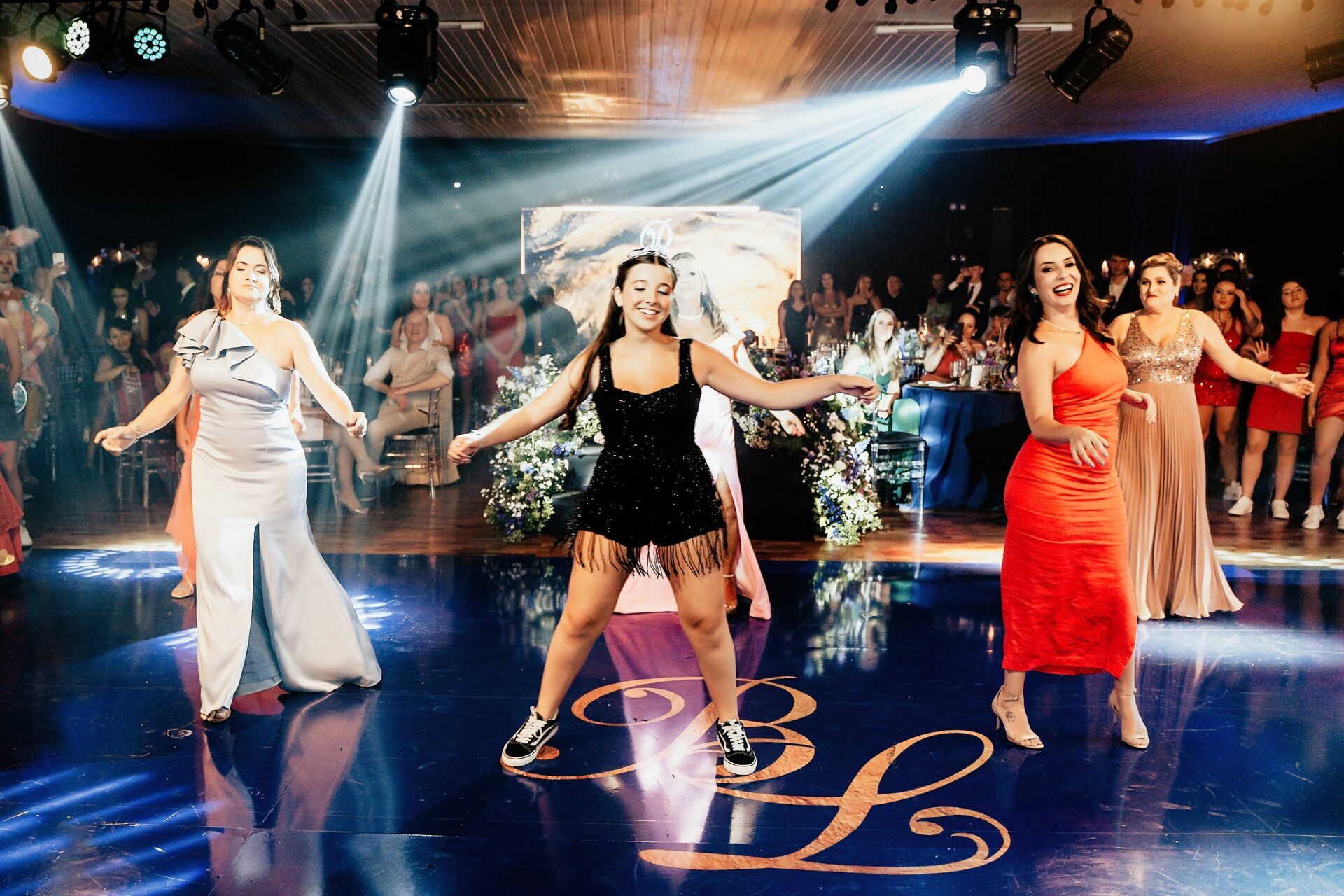 Foto Bibiana no país das maravilhas - 15 Anos - Imagem 49